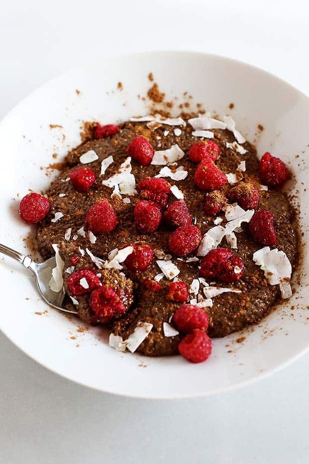 Easy Healthy Chocolate Chia Superfood Breakfast! Prepare the night before and just add toppings in the morning! Vegan + Gluten Free