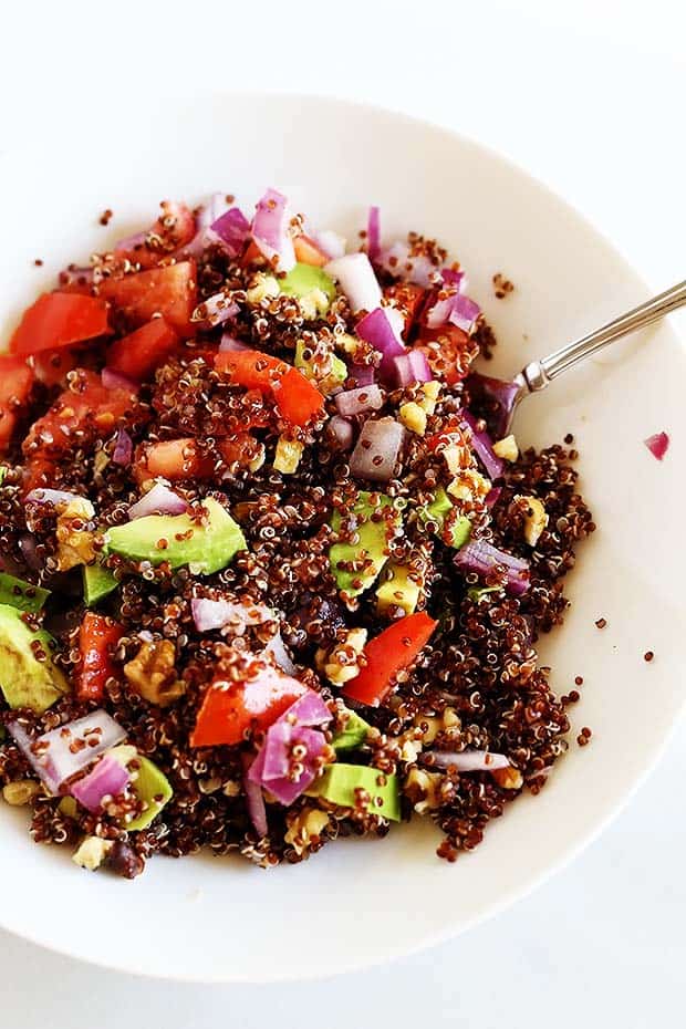 Healthy Detox Quinoa Bowl, super quick and easy to prepare, left overs are great the next day, only 9 ingredients! Vegan and Gluten Free.