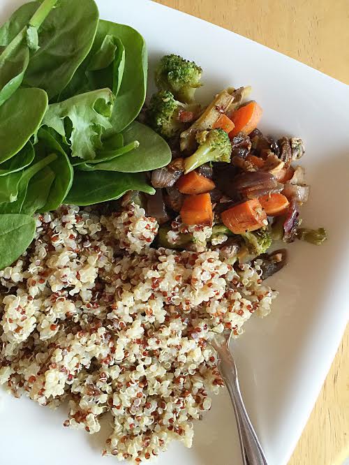 quinoa and veggies! - simple and easy food inspiration! "What I Ate" is easy to prepare things I ate this week to spark ideas for you! eating vegan doesn't need to be complicated / TwoRaspberries.com