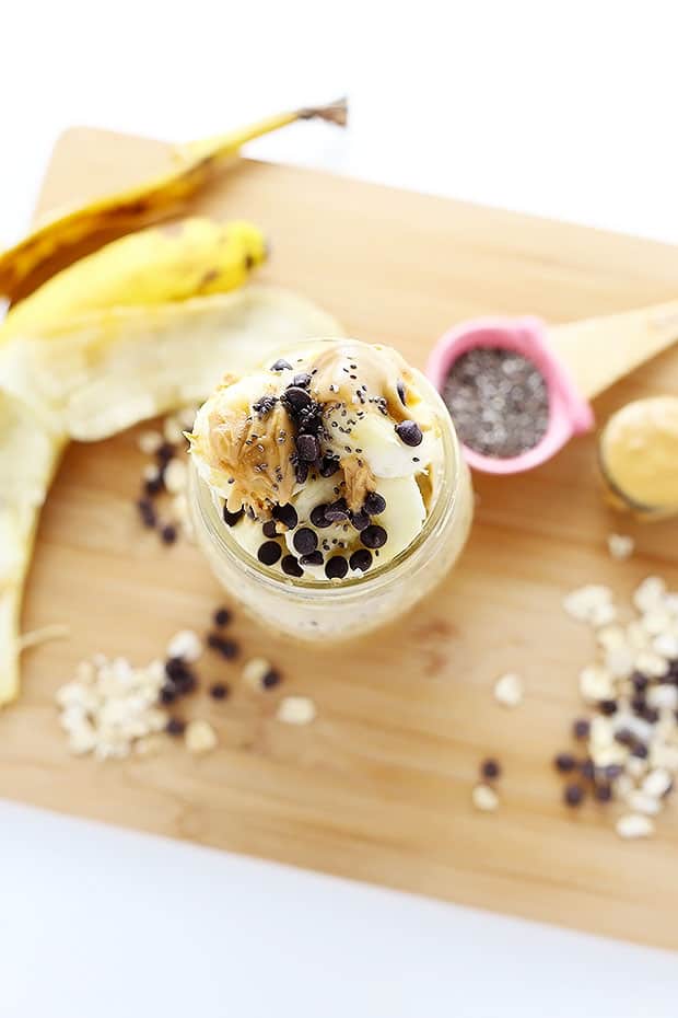 These Peanut Butter Overnight Oats are super quick and easy to make, super healthy, and it's like eating dessert for breakfast! Vegan and Gluten Free! PLUS a how-to video