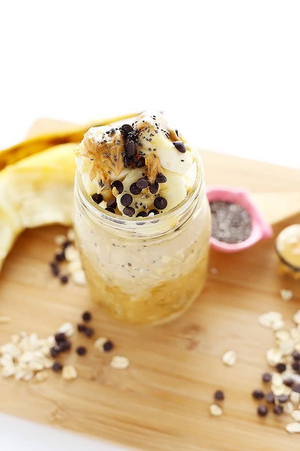 These Peanut Butter Overnight Oats are super quick and easy to make, super healthy, and it's like eating dessert for breakfast! Vegan and Gluten Free! PLUS a how-to video