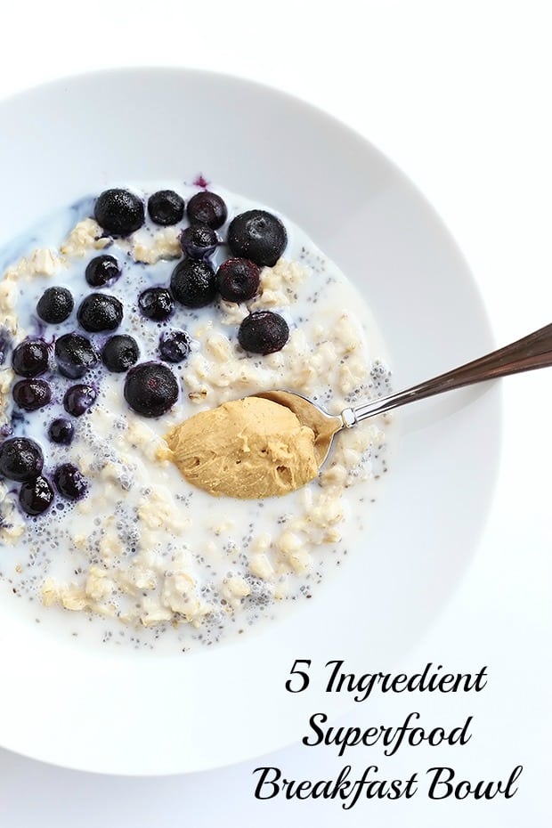 This 5 Ingredient Superfood Breakfast Bowl is packed full of healthy fiber and vitamins from the chia seeds and blueberries! It is super simple, vegan and gluten free! / TwoRaspberries.com