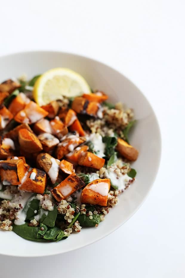 This 5 Ingredient Sweet Potato Spinach Quinoa Salad is super simple to make, healthy and only requires 5 simple ingredients! Vegan and Gluten Free. / TwoRaspberries.com