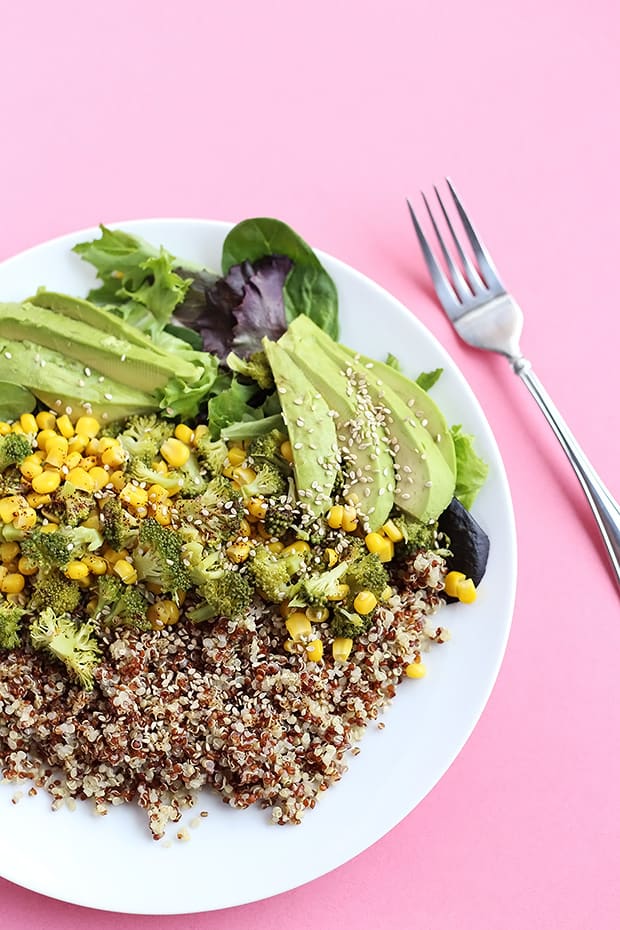 Healthy Quinoa Veggie Bowl is super easy to make. Only takes about 30 minutes and is packed full of healthy vitamins, minerals, fiber, and protein! Vegan! / TwoRaspberries.com