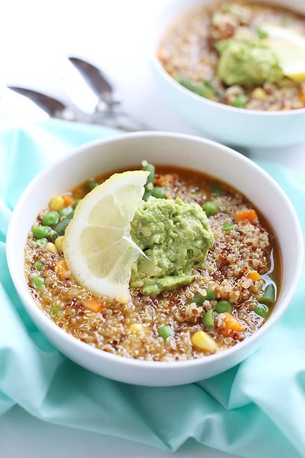 One Pot Quinoa Veggie Soup! EASY to make, takes about 30 minutes or less and great for lunch or dinner! Slightly spicy and completely filling! Vegan and GF! / TwoRaspberries.com