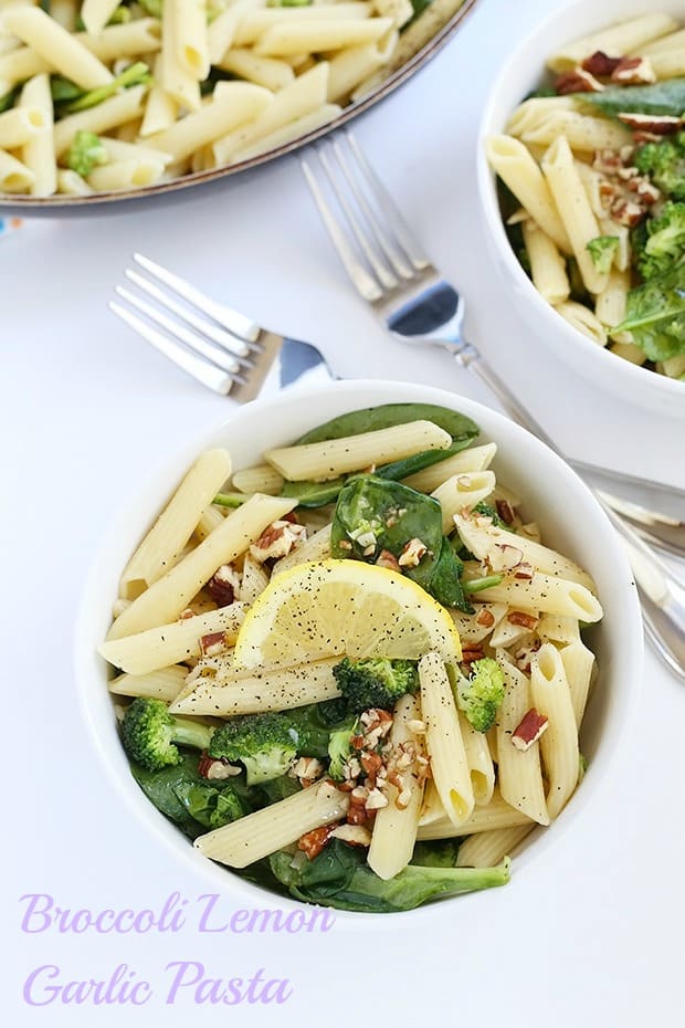  Broccoli Lemon Garlic Pasta is FULL of healthy, fresh flavor! It is quick and easy to make plus it’s vegan with a gluten free option! / TwoRaspberries.com