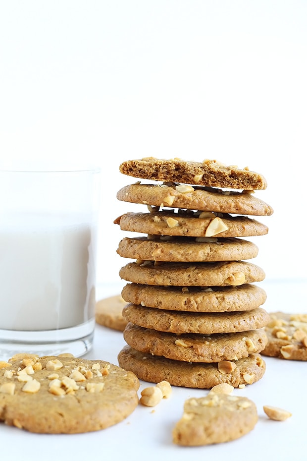 These Vegan Peanut Butter Chunk Cookies are sweet and salty, crispy on the outside and melt in your mouth! Vegan, gluten free and refined sugar free option.