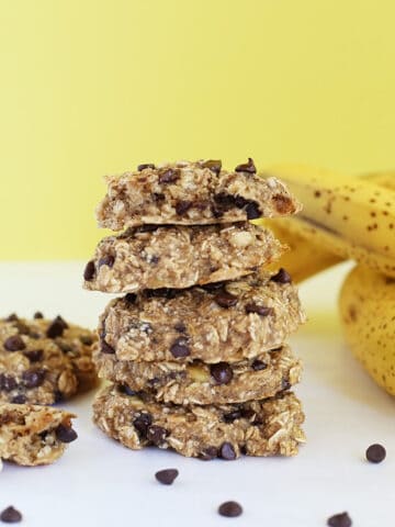 Healthy Chocolate Chip Banana Bread Breakfast Cookies are super filling, easy to make, tastes just like banana bread and only requires 7 ingredients. Vegan and Gluten Free. / TwoRaspberries.com