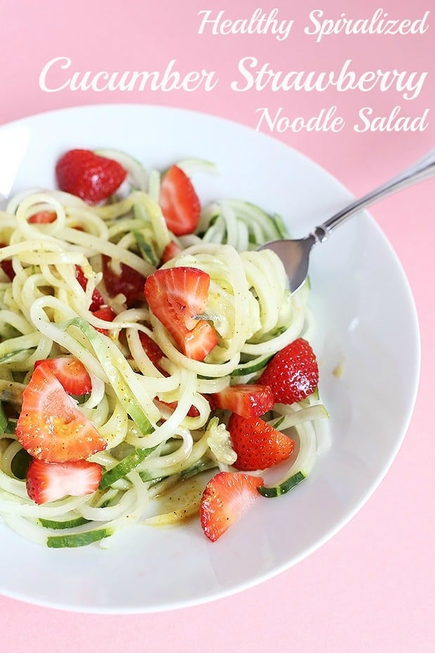 This Healthy Spiralized Cucumber Strawberry Noodle Salad is super quick and easy to make, perfect lunch, oil free dressing and no cooking required! Vegan / TwoRaspberries.com