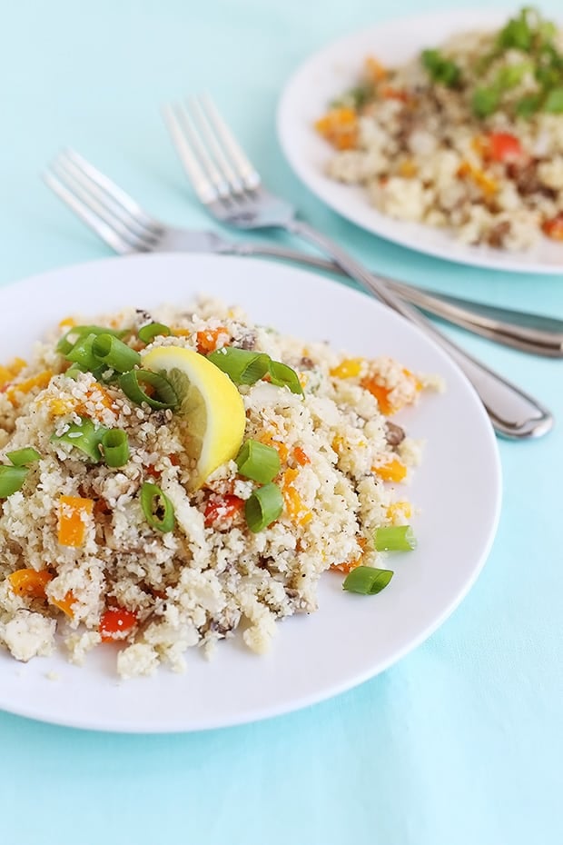 Oil Free Healthy Cauliflower Fried Rice is low carb, low fat, full of health benefits and super easy to make! Vegan and Gluten Free / TwoRaspberries.com