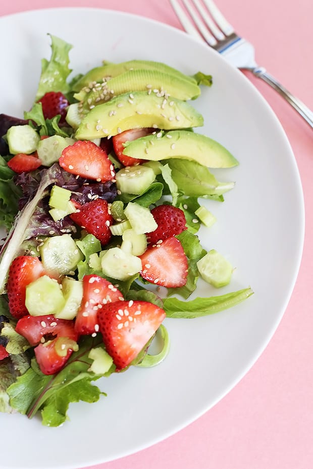 Healthy Strawberry Avocado Salad 