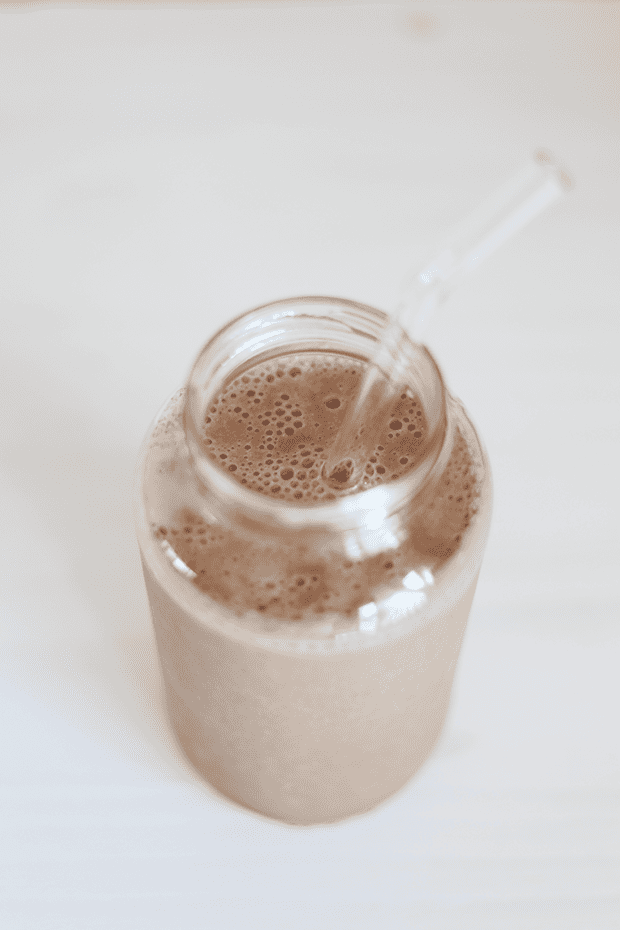 This 5 Ingredient Chocolate Hemp Smoothie is quick and easy to make, healthy, perfect breakfast of snack, packed with protein vitamins and minerals! Vegan | TwoRaspberries.com