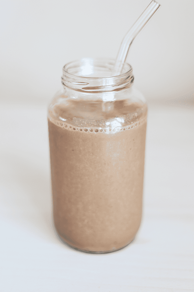 This 5 Ingredient Chocolate Hemp Smoothie is quick and easy to make, healthy, perfect breakfast of snack, packed with protein vitamins and minerals! Vegan | TwoRaspberries.com
