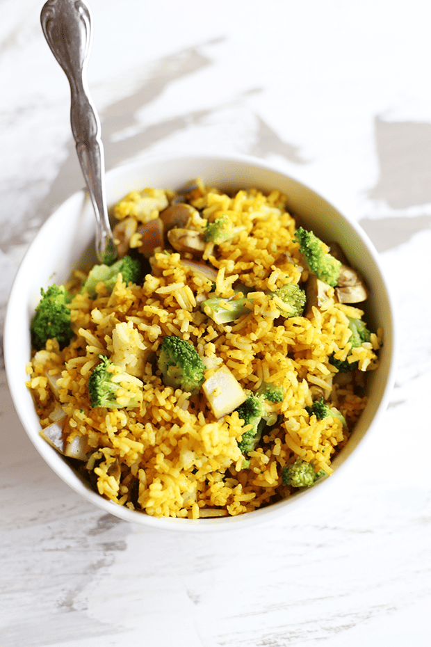 These Healthy + Easy Vegan Lunch Ideas | RICE are perfect healthy recipes that you can meal prep in advance so you always have healthy options ready to go! | TwoRaspberries.com
