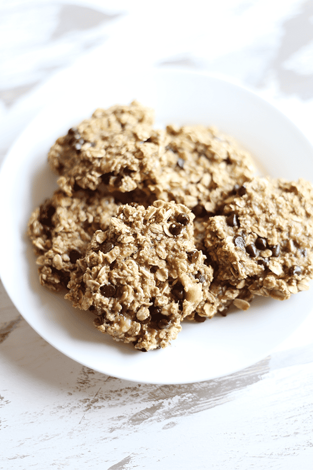  These Easy Vegan Breakfast Cookie Recipes are super quick and easy to make, healthy, made with whole ingredients and is super satisfying and filling! Chocolate Chip Banana Bread flavored cookies, Raspberry Breakfast cookies, and Double Chocolate Chip flavored cookies! | TwoRaspberries.com