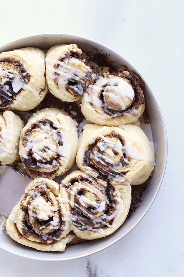 Easy Vegan Cinnamon Rolls 