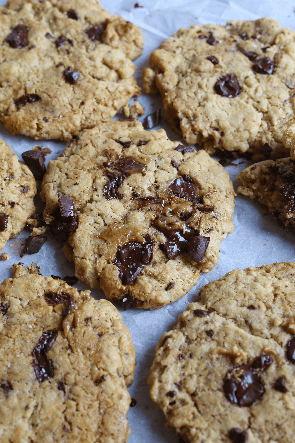 Only 1 bowl required for these vegan Soft Chocolate Chunk Caramel Cookies! They are moist and chewy, sweet and indulgent.