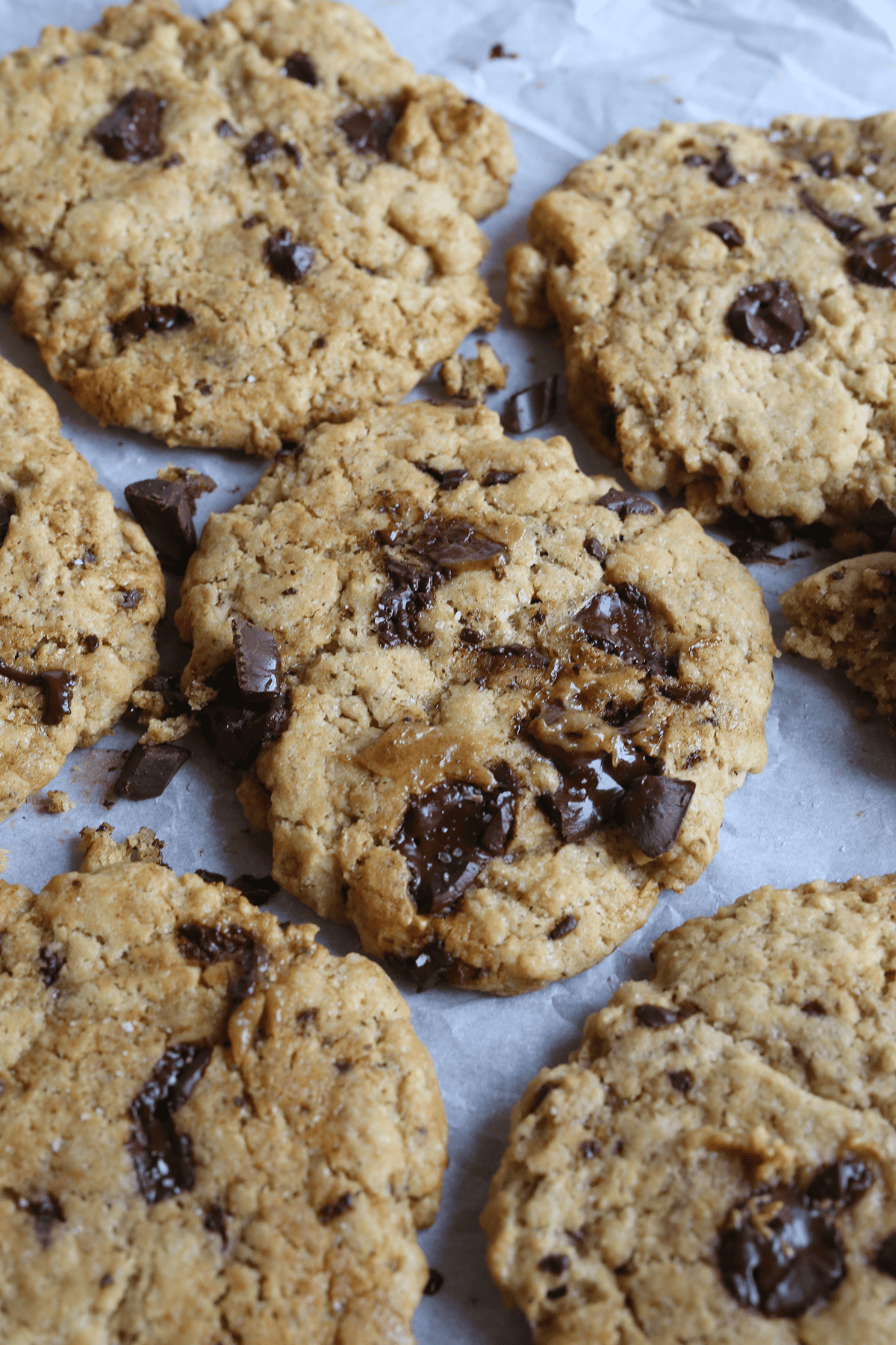 Only 1 bowl required for these vegan Soft Chocolate Chunk Caramel Cookies! They are moist and chewy, sweet and indulgent.