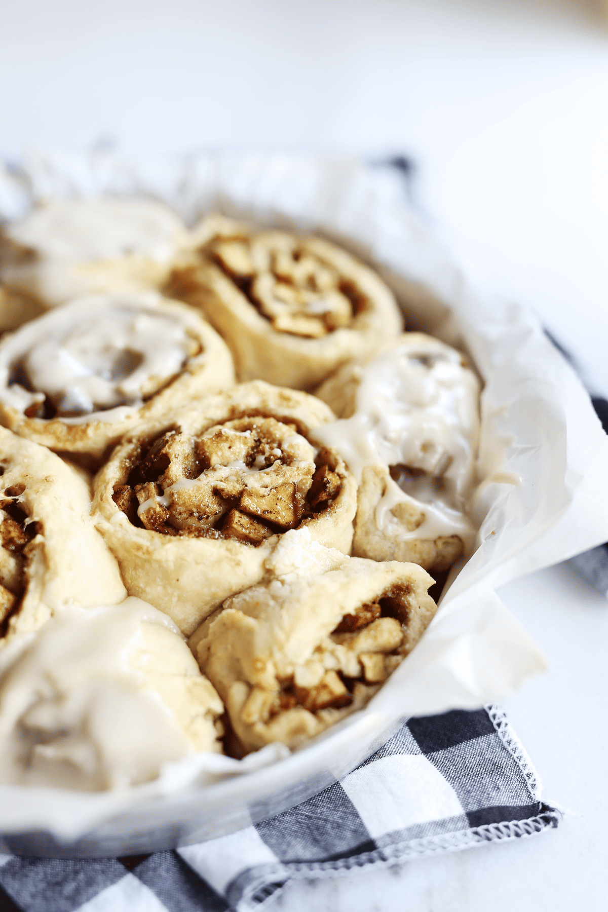 These easy Apple Spice Rolls taste just like a homemade apple pie wrapped in a super soft and perfectly doughy roll. Vegan and super yum!