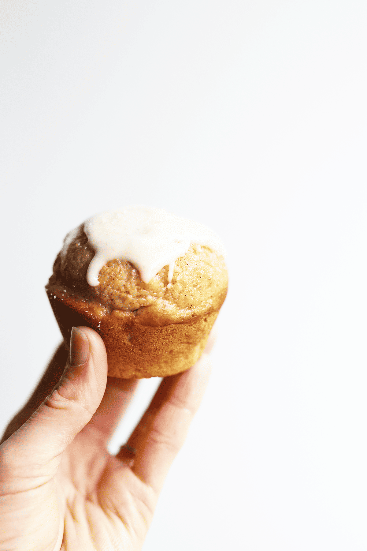 These homemade Apple Cider Muffins are super easy and yum! Soft and moist inside with a sweet glaze on the top! Vegan and flavorful.