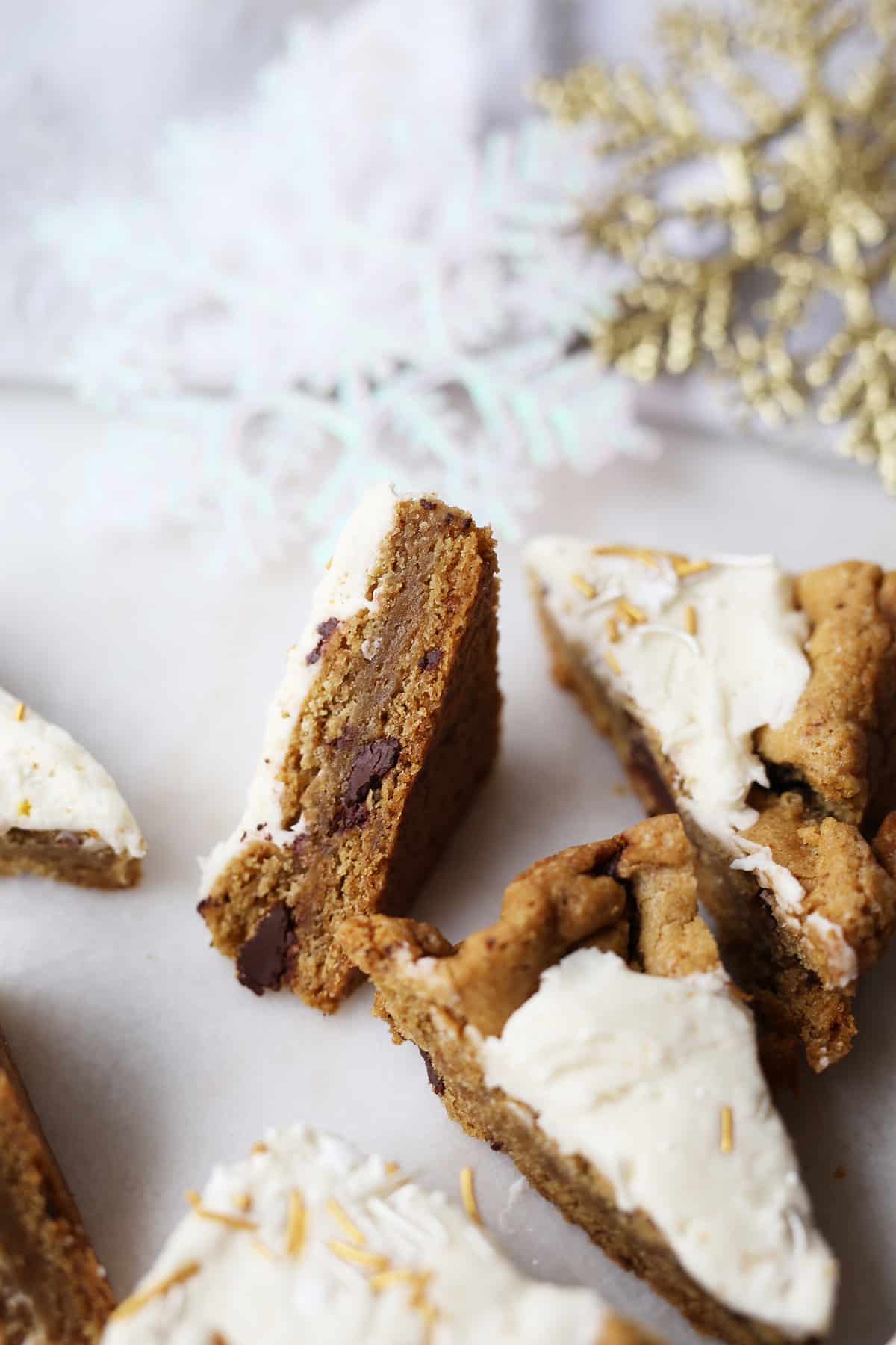 Santa’s Chocolate Chip Cookie Bars are a twist on the traditional classic chocolate chip cookie left out for Santa! They’re sweet, chewy, soft and vegan! 