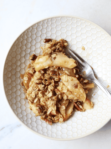 This is the BEST Apple Crumble recipe