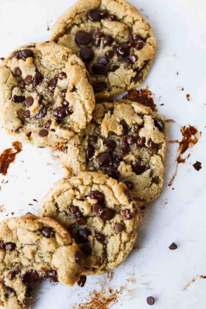 crispy vegan chocolate chip cookies