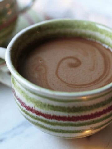 1200 x 1200 image for homemade vegan hot chocolate.