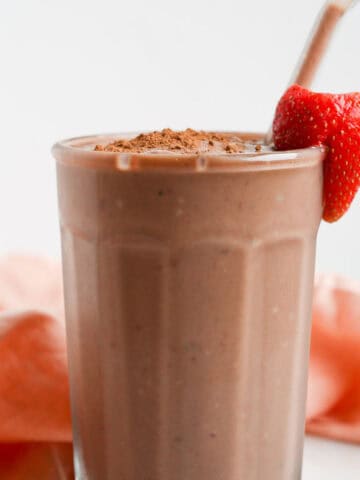 1200 x 1200 image of the Chocolate Strawberry Smoothie.