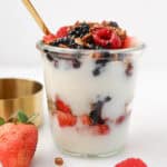 1200x120 image of this yogurt berry parfait.