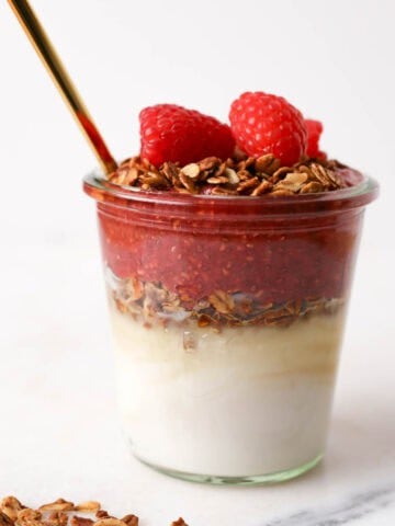 1200x1200 image of this yogurt parfait.