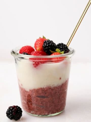 1200x1200 image of this yogurt parfait.