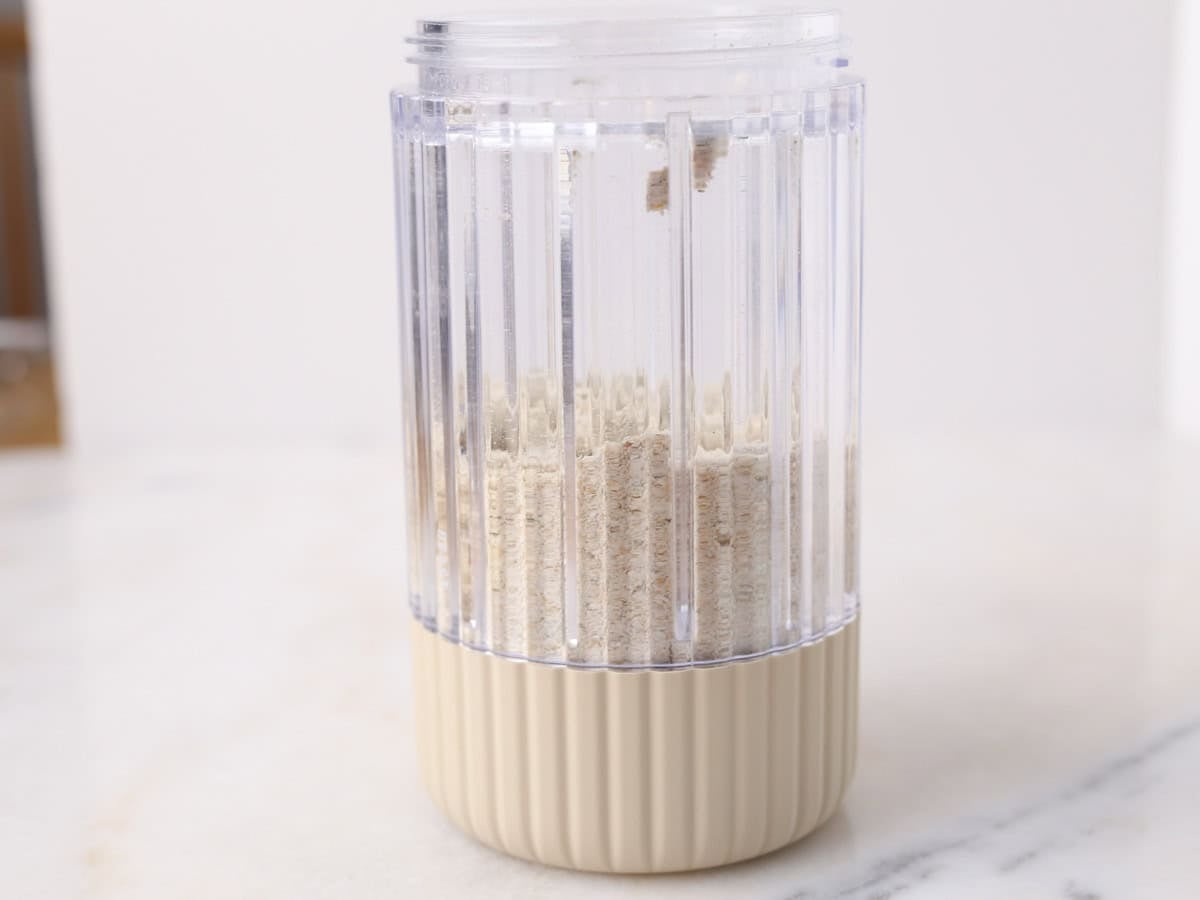 Oat flour being blended.