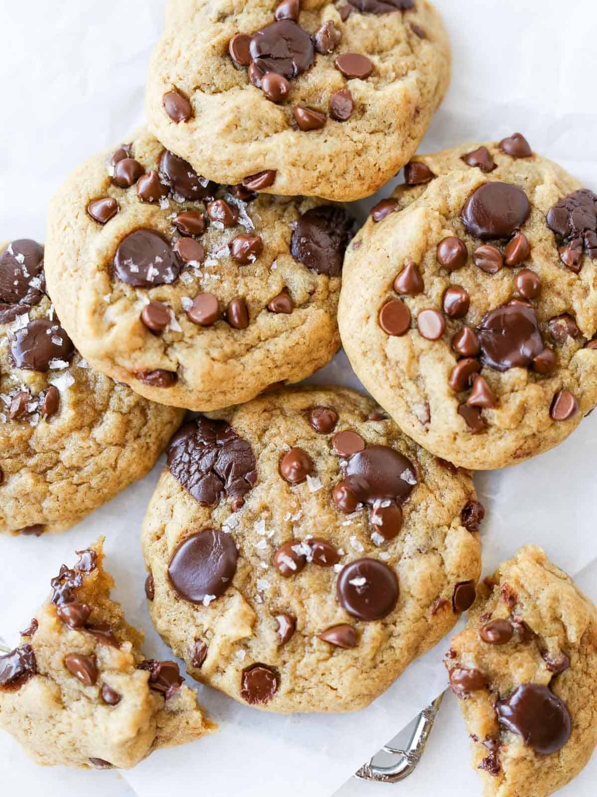 Close up overhead image of these vegan chocolate chip cookies.