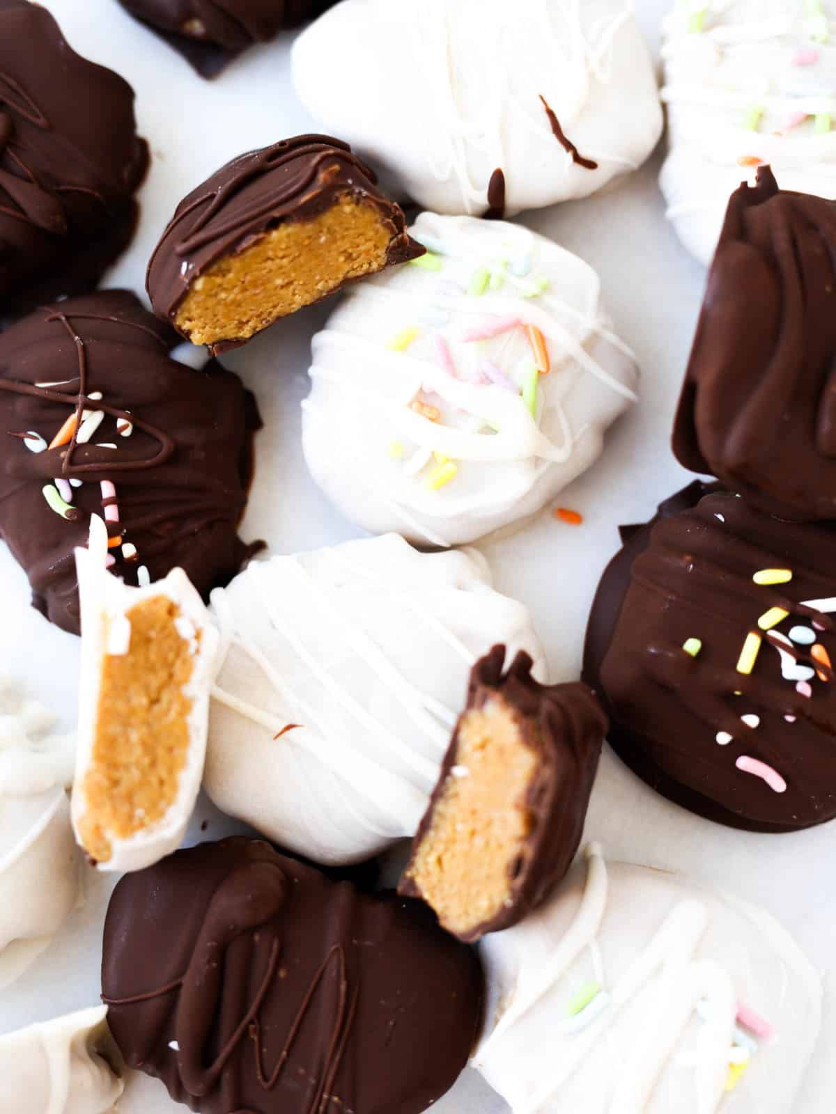 Overhead image of these easter peanut butter eggs.